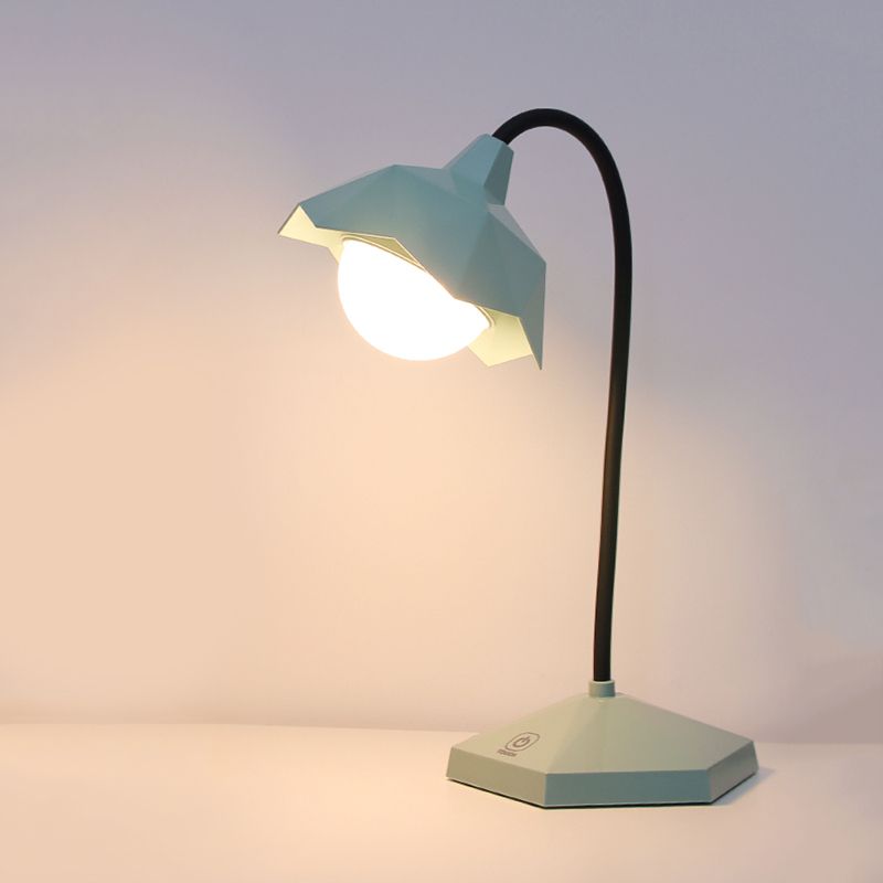 Tavola della camera da letto floreale luce in plastica in plastica lampada a LEAD LEAD con braccio flessibile