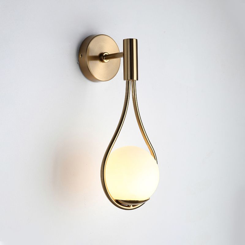 Moderner Stil Globe Wall Lampe Kit Glas 1 Leichte Wohnzimmerleuchten in Gold