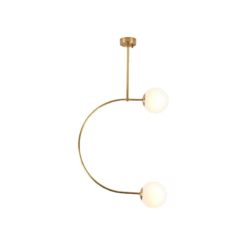 Luz de colgante colgante en forma de metal C con tono de pelota de vidrio de leche Modern 2 luces suspendidas Lámpara en oro