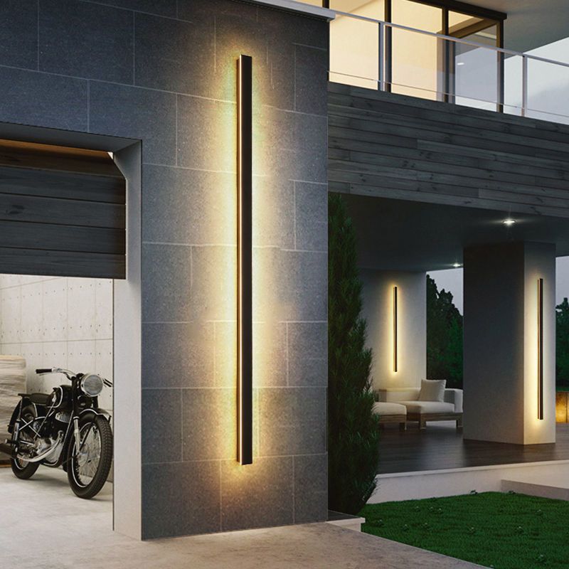 Linear Shape Wall Mount Lamp Modern Style Metal Sconce Lamp in Black for Exterior Wall