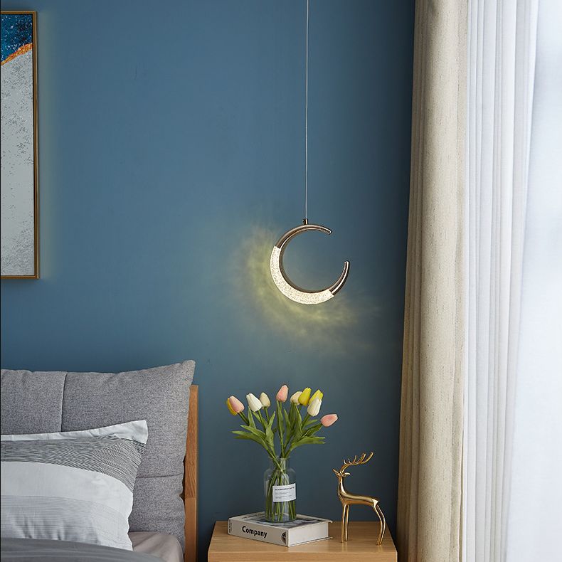 Geometric Hanging Ceiling Light Modern Acrylic LED Bedroom Pendant Light Fixture in Gold