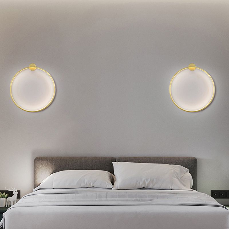 Metal Round Shape Wall Light Modern 1-Light Wall Mounted Light Fixture in Black