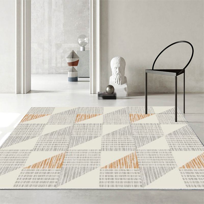 Apricot Simplicity Carpet Polyester Graphic Carpet Stain Resistant Carpet for Drawing Room