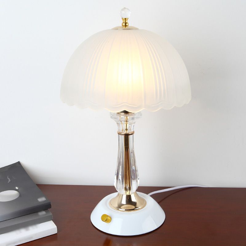 Lampada da tavolo a cupola in stile minimalista in vetro smerigliato per soggiorno singolo, lampada da notte in bianco