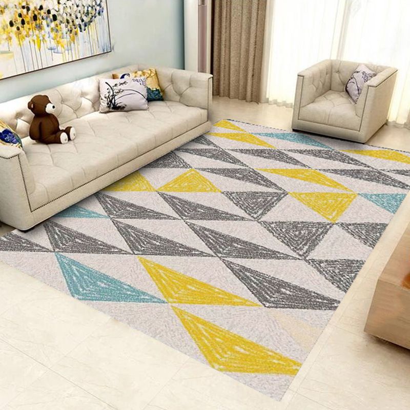 Fresh Simplicity Rectangle Area Rug Modern Triangle Printed Indoor Rug Polyester Stain Resistant Carpet for Home Decoration