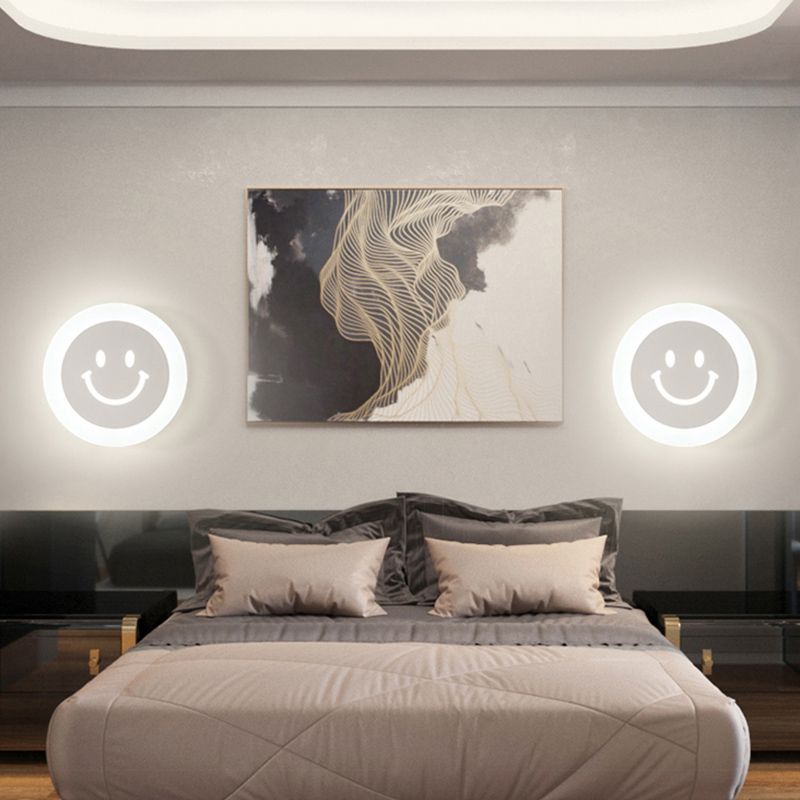 1-Light Wall Lighting Fixtures Modern Style Metal Wall Mounted Lights in White