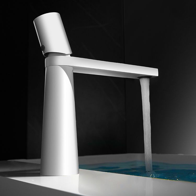 Contemporary Bathroom Sink Faucet Low Arc Single Handle Sink Faucet