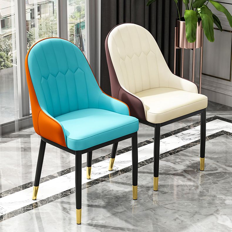 Sillón interior escandinavo Silla de comedor Parsons tapizada de metal
