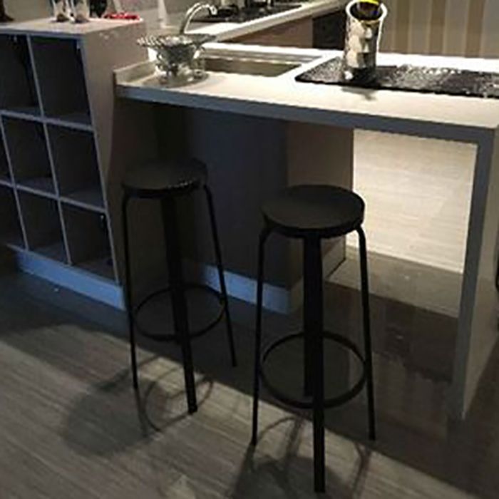 Modern Style Iron Bar Stool with Footrest Coffee Shop Casual Round Bar Stool