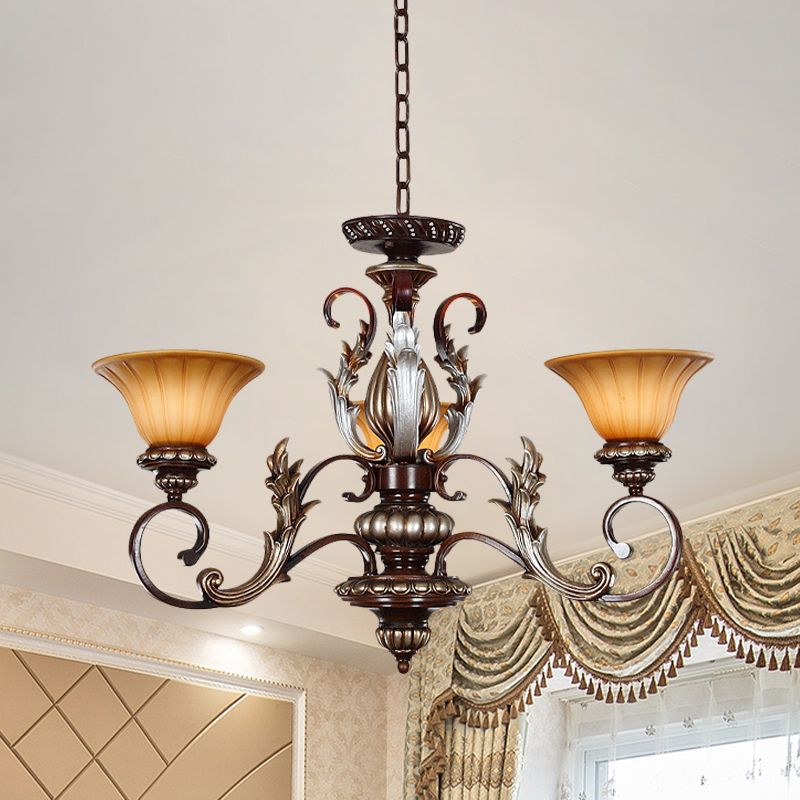 Traditionalist Bell hanglamp 3 lichten Amber Glass Kroonluchter lamp in brons met gesneden ontwerp