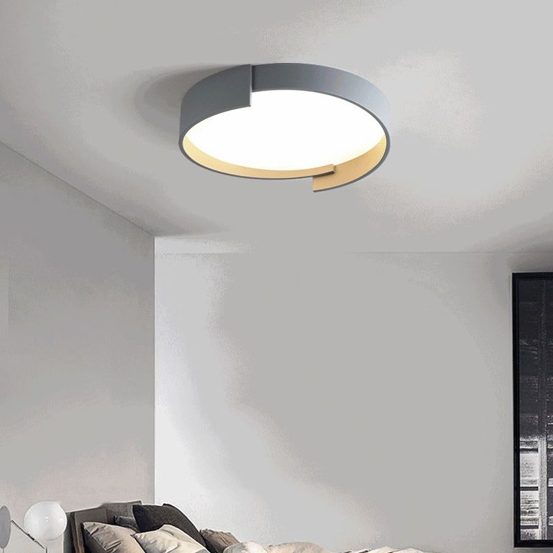 Modern LED Metal Flush Mount Circular Shape Ceiling Light with Acrylic Shade for Bedroom