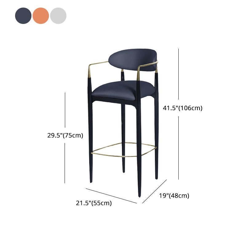 Zeitgenössische Barhocker aus Metall. Barhocker für den Innenbereich mit Metallbeinen und niedriger Rückenlehne