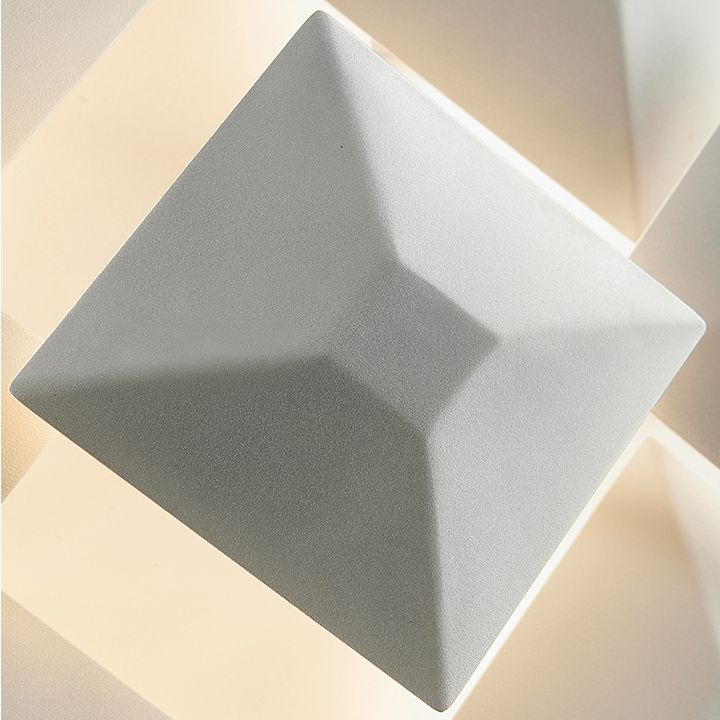 Lampada a parete geometrica in bianco/nero modernista 1/3 luci con tonalità metallica.