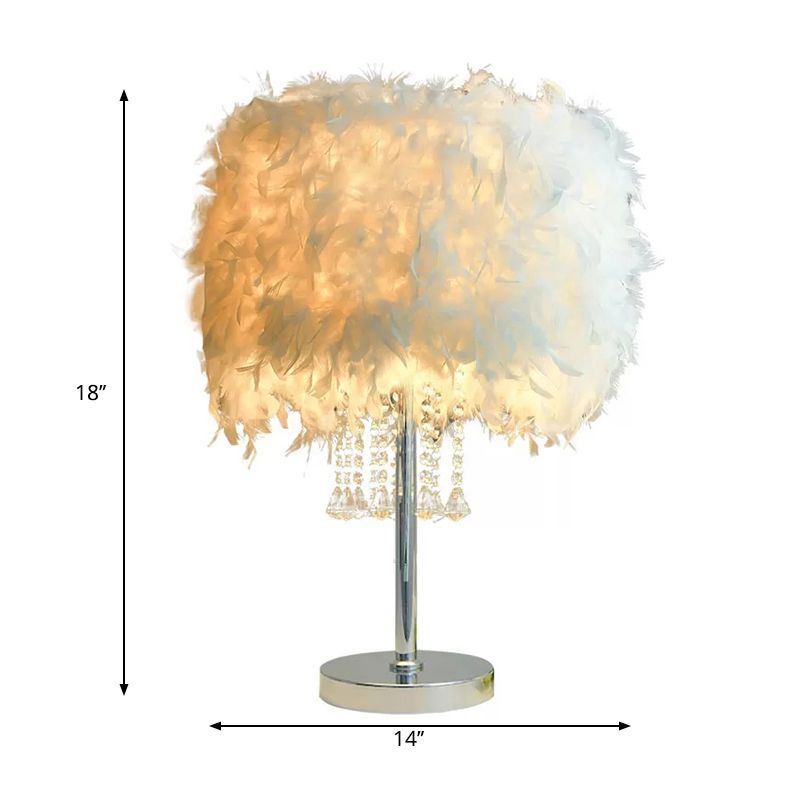 Romantico tavolo da tamburo Light Feather Table Light con perle di cristallo trasparente per il ristorante dell'hotel