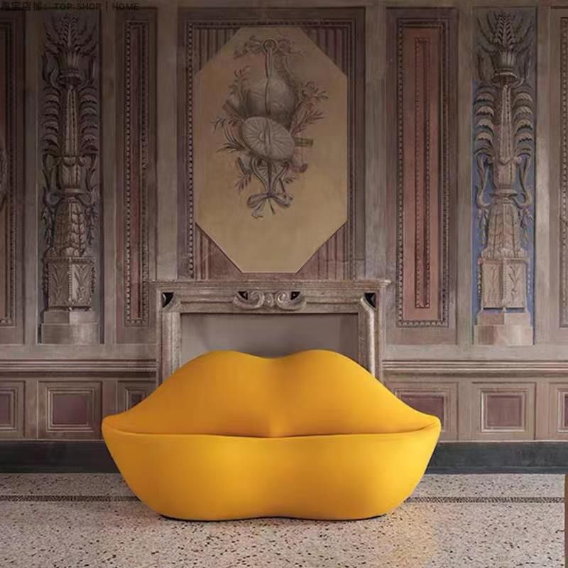 Modernism Statement Sofa Lip-Themed Stationary Sofa in Red/Gold