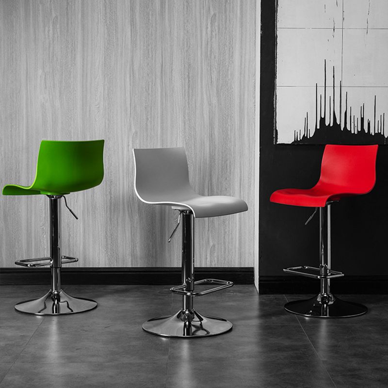 Conception sans bras de tabouret de bar pivotant de taille réglable de tabouret de bar de style industriel d'intérieur
