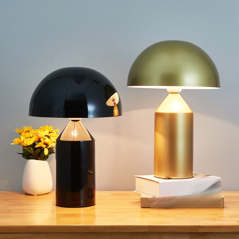 Metal Dome Form Table Light Simplicity Style LED -Nachttischlampe