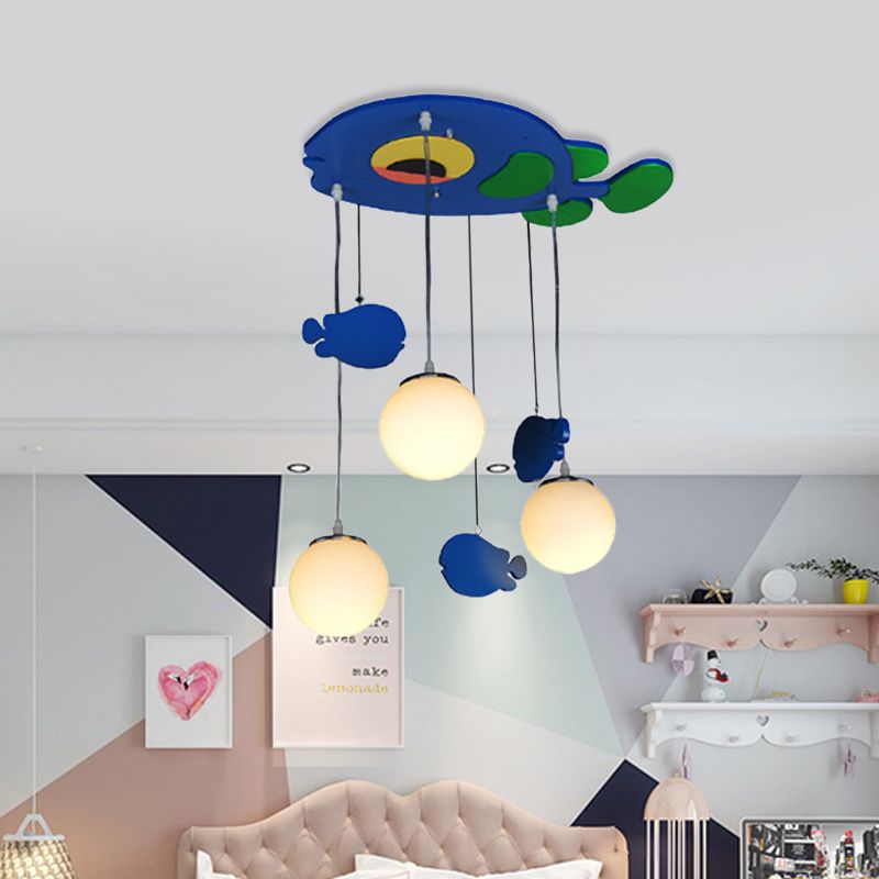 Fish Wooden Multi Light Posting Kids 3 Bulbos Lámpara colgante azul con sombra de vidrio blanco
