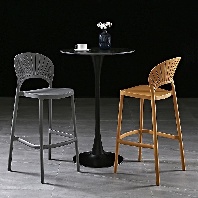 Taburete de bar de plástico de estilo nórdico con respaldo de 4 patas, taburete de bar colorido