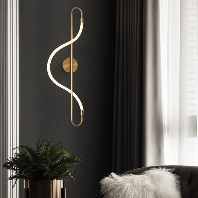 Gold Linear LED Wall Lamp in Modern Creative Style Wrought Iron Wall Sconce with Silicone Shade