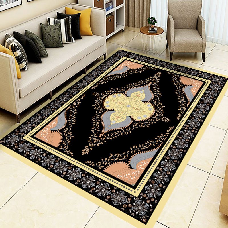 Brown Living Room Area Carpet Traditonal Pattern Polyester Area Rug Non-Slip Backing Rug