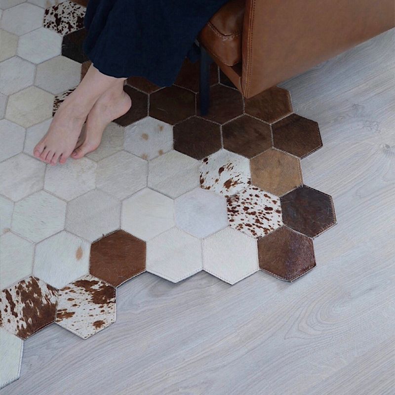 Modern Geometric Printed Rug Brown Cowhide Area Carpet Pet Friendly Stain-Resistant Easy Care Rug for Decoration