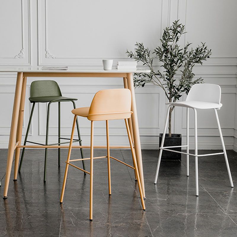 Scandinavian Footrest Metal Barstool Matte Finish Coffee Shop Stool