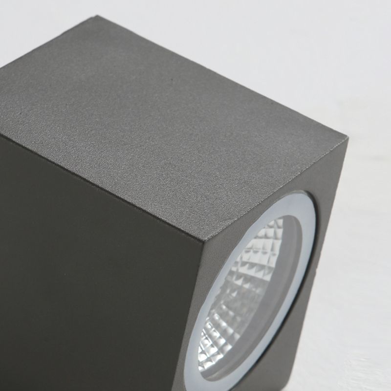 Modernism Wall Sconce Black Outdoor Sconce Light Fixture for Courtyard