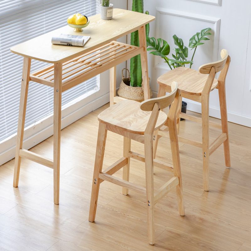 Tabouret de bar industriel à dossier bas en bois, haut et simple d'intérieur avec siège carré