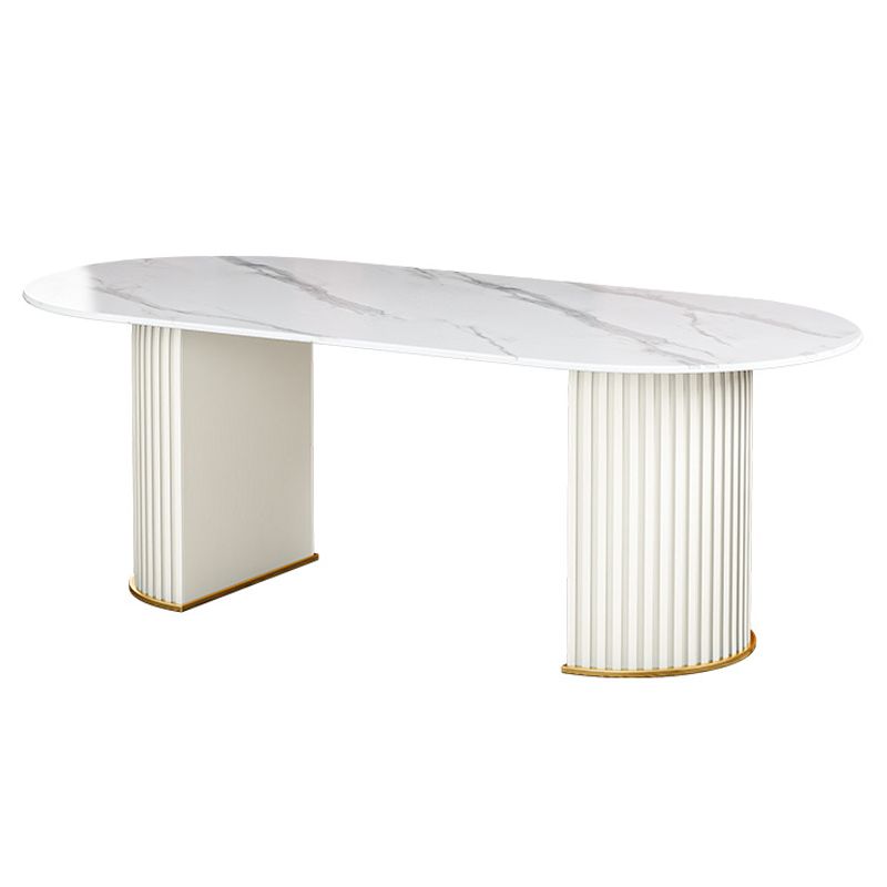 Ovaal gesinterde stenen eettafel moderne tafel in wit met metalen dubbele voetstukbasis