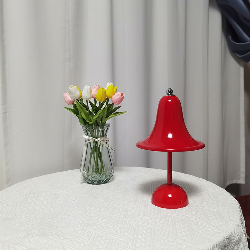 Geometrische Nachttischlampen moderner Metall 1 Leuchttischlampe