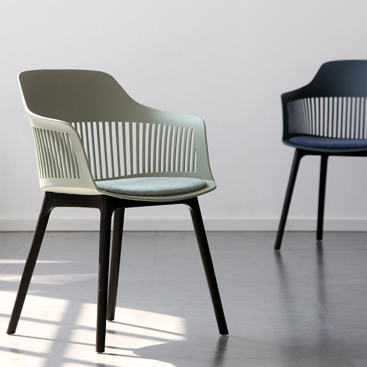 Chaise de salle à manger en plastique de Style nordique, chaise latérale à dossier Windsor pour usage domestique
