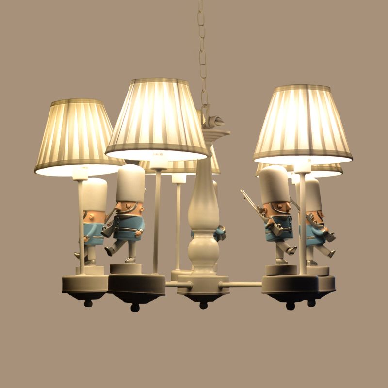Soldier Pursery Chandelier Pendant Light Resin Resin Cartoon Hanging Light avec une teinte en tissu conique