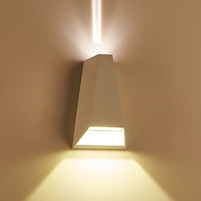 LED Modern Metal Wall Sconce Geometric Shape Wall Light with Glass Shade for Courtyard
