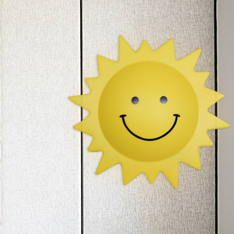 Lámpara de plástico en forma de sol Lámpara de pared LED de dibujos animados en amarillo para dormitorio infantil
