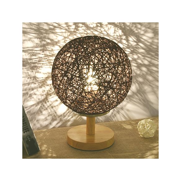 Lampada da tavolo intrecciata a mano rattan Contemporary 6 "/7" W 1 Lulb Light/Red Table Light con ombra globale e base in legno