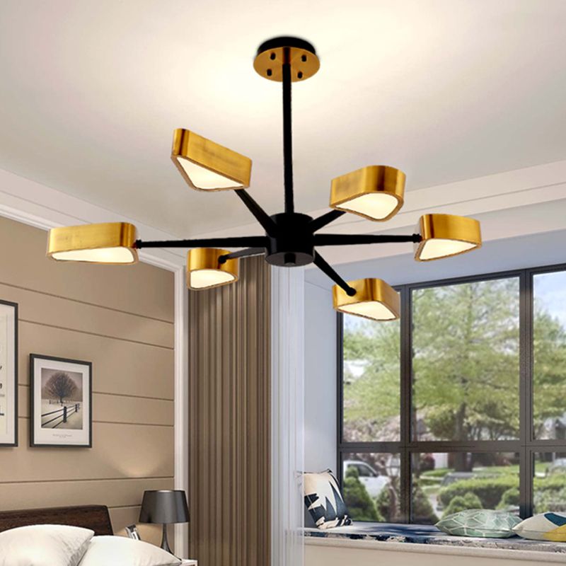 Lampadario a sospensione del metallo post-moderno lampadario triangolare a soffitto in oro per soggiorno