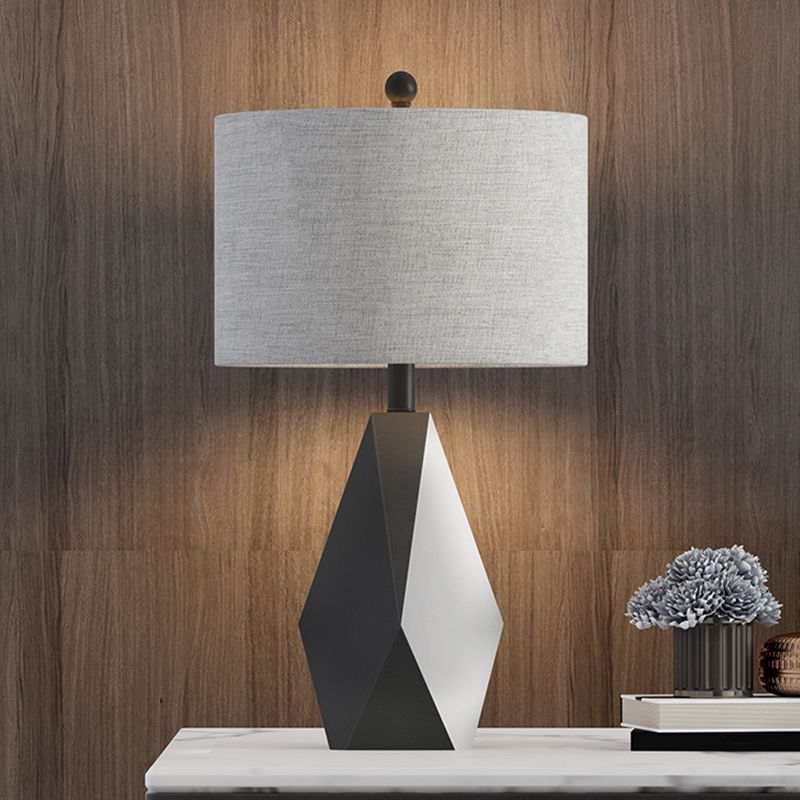 Stofcilindertafellamp Minimale 1 lamp grijze afwerking nachtverlichting met metalen geometrische basis