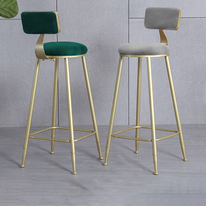 Glam Barhocker ohne Armlehnen, Barhocker aus Eisen, Milchteeladen, mit Samtkissen