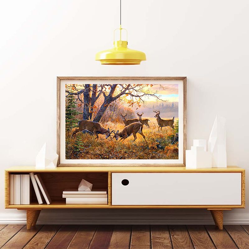 Decoración de pared de paisaje de tierra salvaje dorada con estampado artístico de lucha de ciervos de granja para comedor