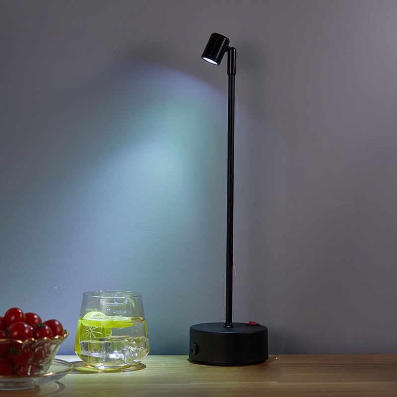 Aluminum Minimalism Table Lamp Contemporary Style LED Table Lamp for Restaurant