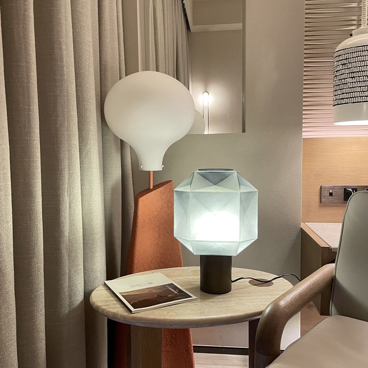 Ultra-modern Simplicity Geometric Table Lamp Hand-Blown Glass Nightstand Lamp for Bedroom