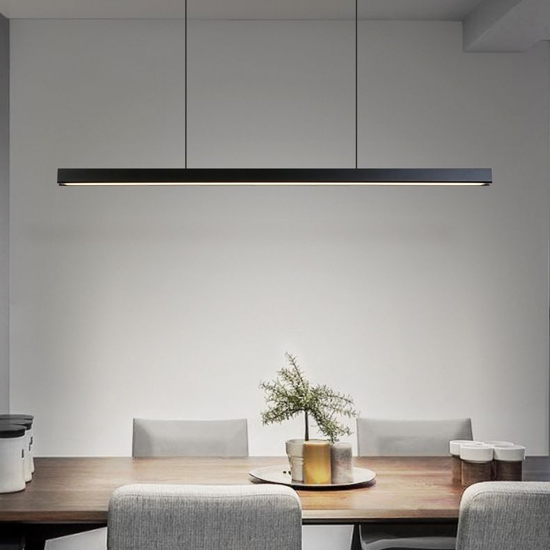 Minimalisme moderne Black Linear Island Pending Lighting LED Metal Island Island Light pour table à manger