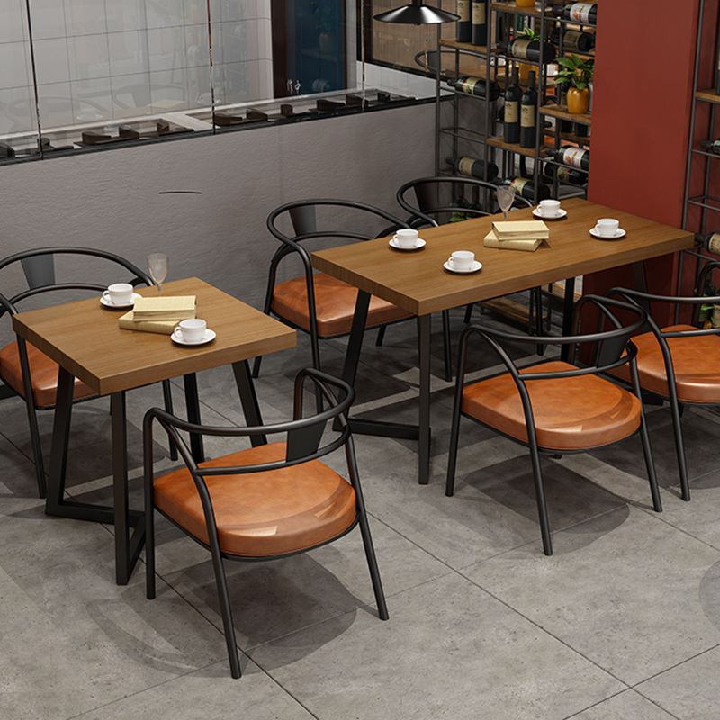 Industrial Massivholz Esstisch Brauner Tisch mit Metallbasis für Esszimmer