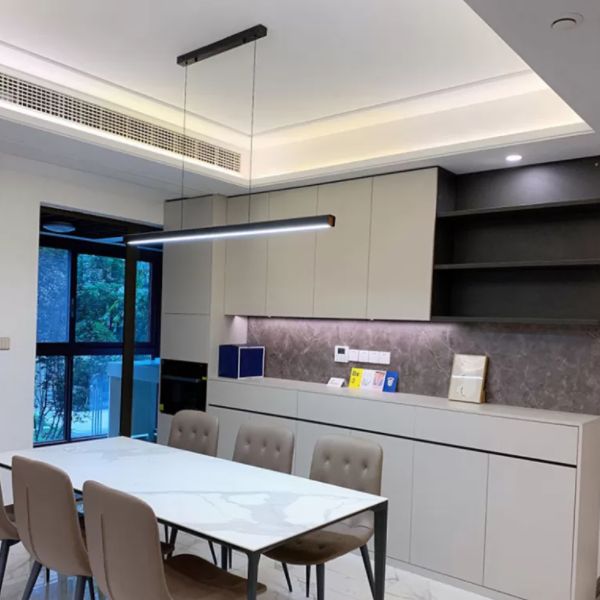 Luci di lampadari dell'isola lineare Simplicità Fissature di illuminazione lampadario in alluminio per tavolo da pranzo