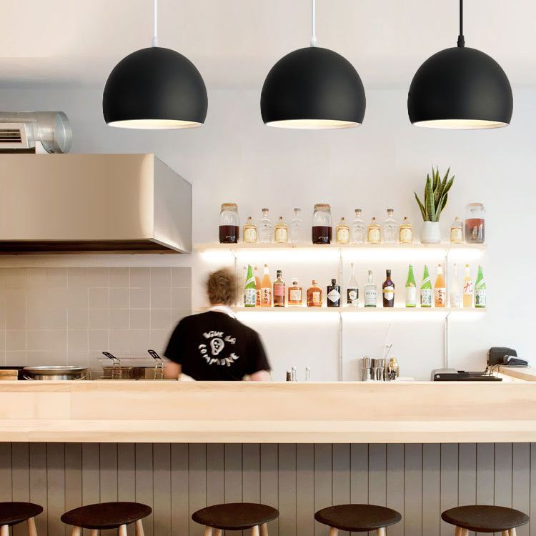 1-Licht-Globus-Anhänger Licht, nordische Makkaron-Metall-Pendelleuchte für Bar
