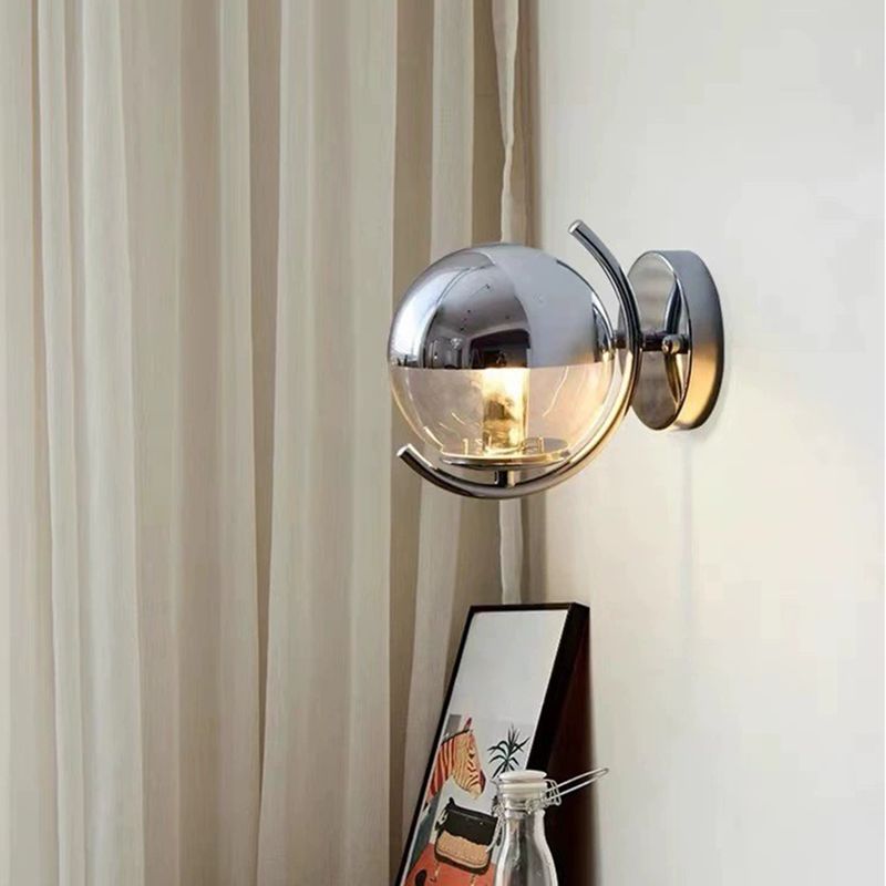 Modern Wall Mounted Light 1 Light Metal Flush Mount Wall Sconce in Silver Finish
