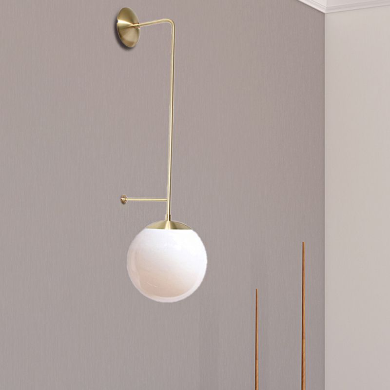 Lampe murale rétro Globe 1-Light transparent / verre blanc Shade Mury Light en laiton / noir pour le salon