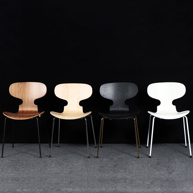 Silla de comedor de madera escandinava con respaldo de orejas y acabado mate (juego de 4)