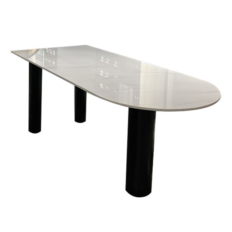 Mesa blanca de forma irregular para la mesa de la isla de piedra sinterizada del restaurante con 3 patas